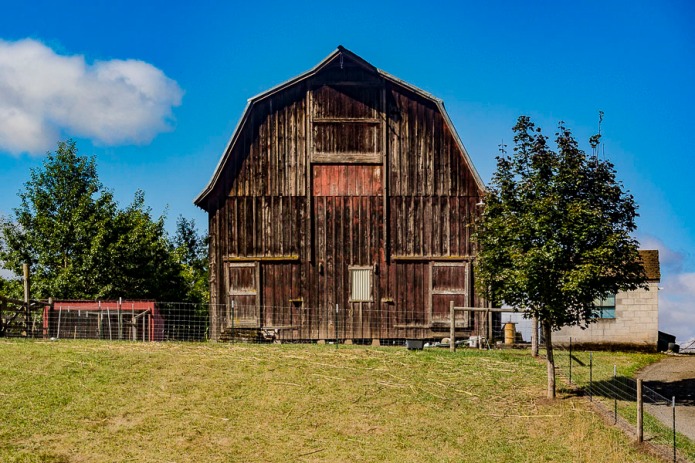 Barn near Canby, Oregon.