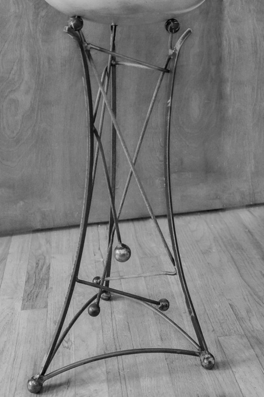 Drum stand in black and white to show more detail.
